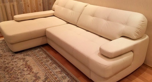 Обивка углового дивана.  Коломенская